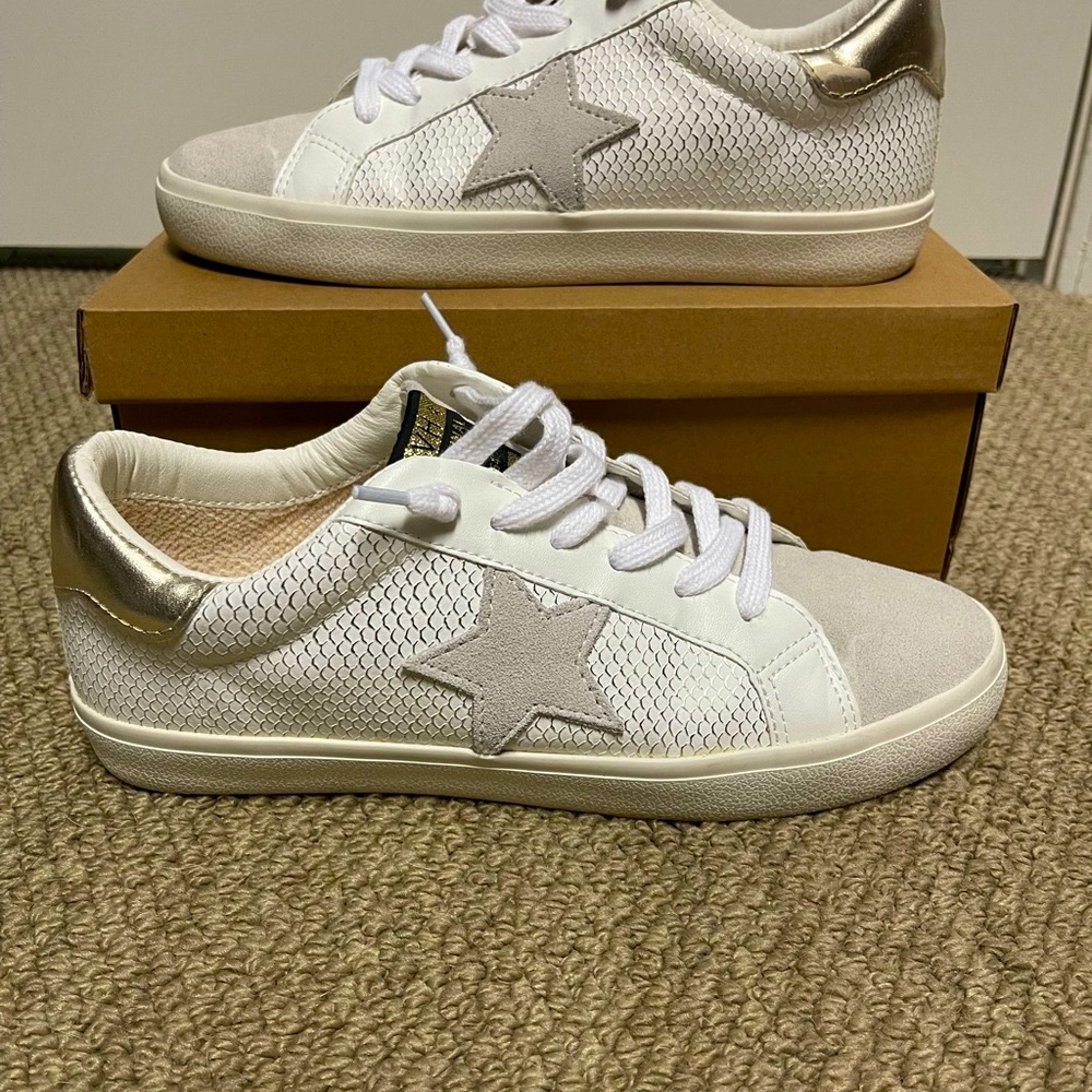 Vintage Havana Casual Sneakers - Size 10